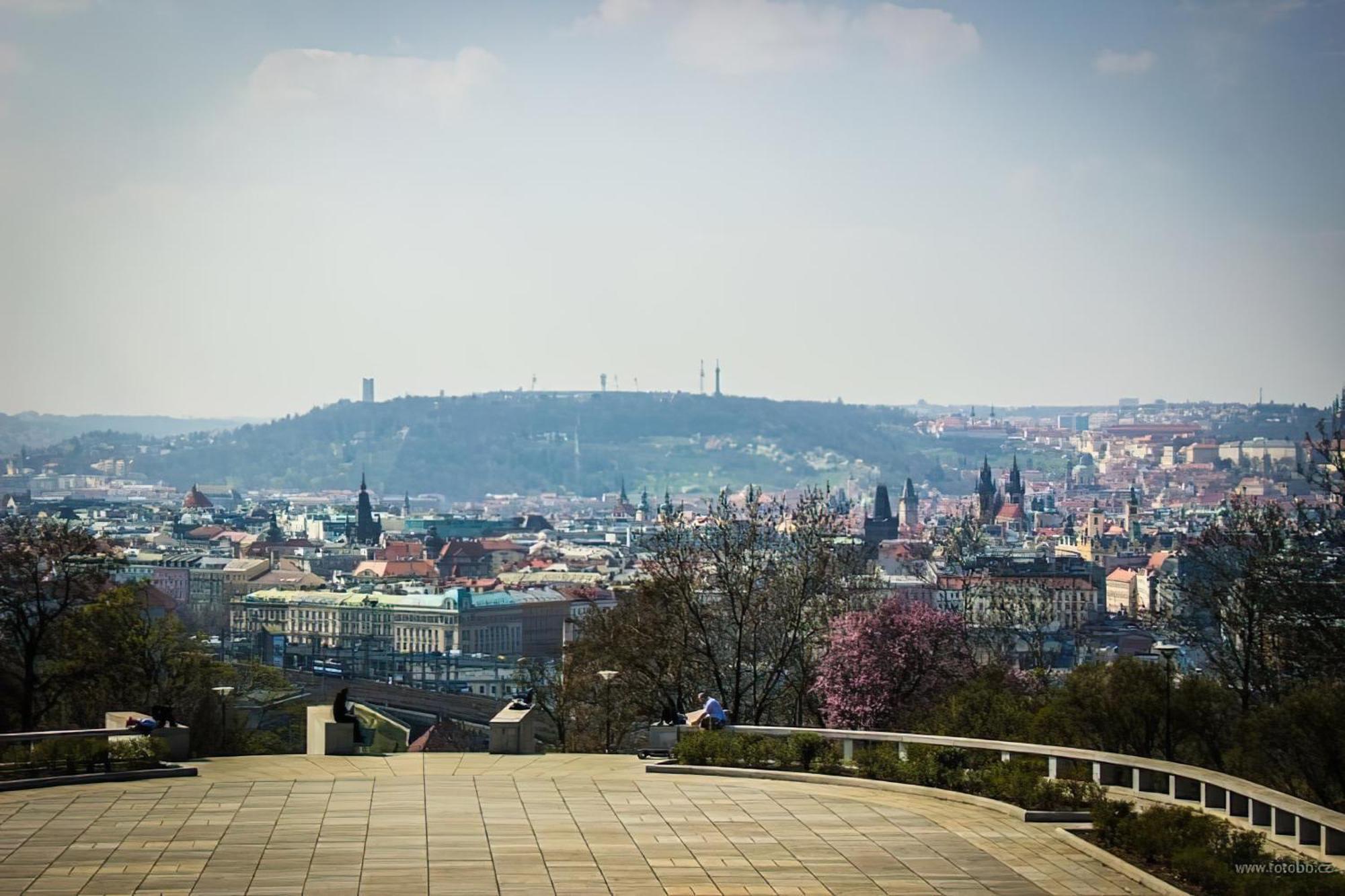 Onsite Free Garage Parking, 10Min Centre By Bus Apartment Prague Exterior photo